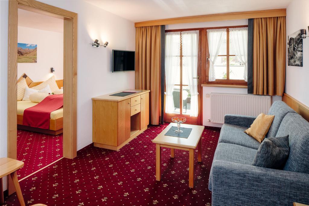 Hotel Appartement Platzergasse ฟิสส์ ภายนอก รูปภาพ